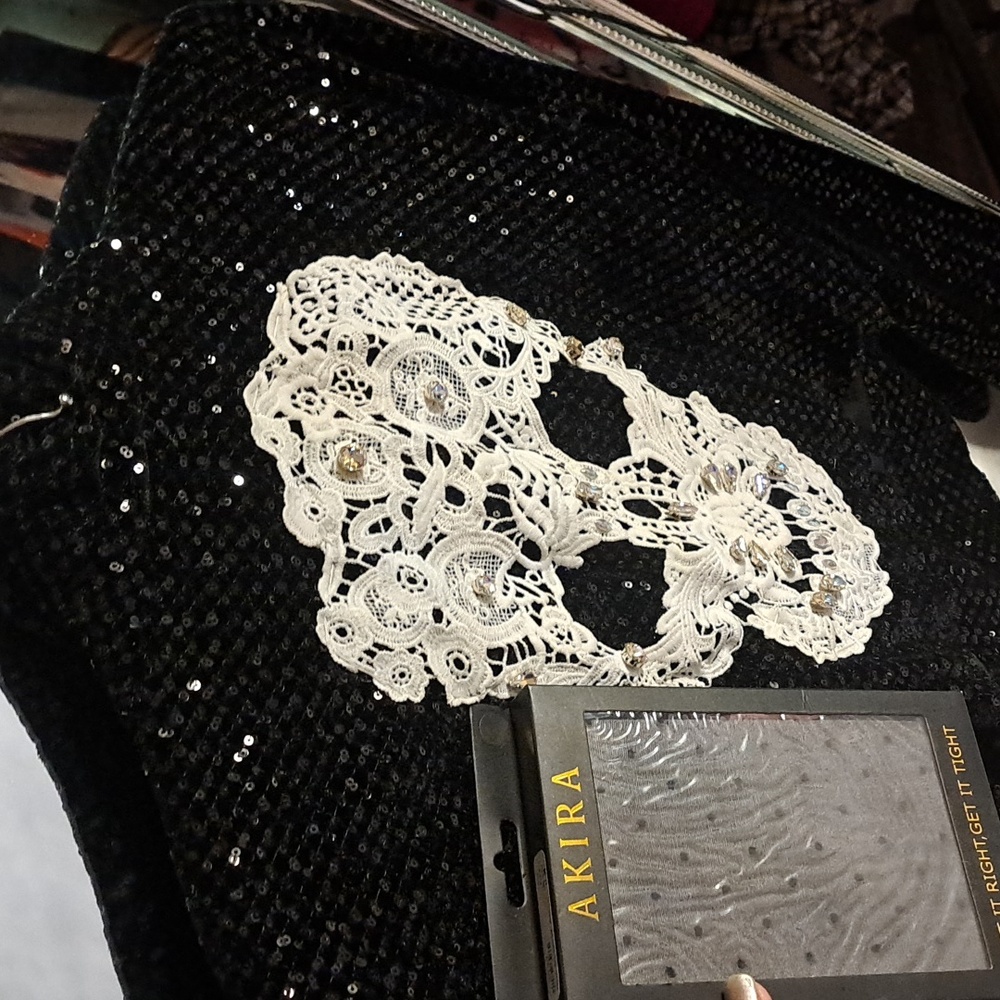 Lace BEAUTY SKULL Sequined SUIT perfect For Sexy Lace Tights In Fall. - Picture 8 of 11